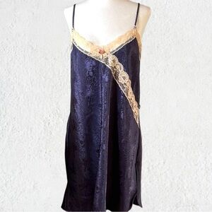 𝅺angelique blue chemise Ivory lace spaghetti straps pearl button shimmery SZ L